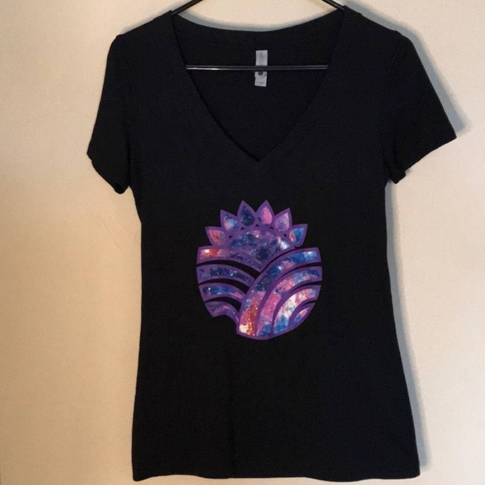 Next Level black short sleeve tee shirt colorful front graphic design Sz M